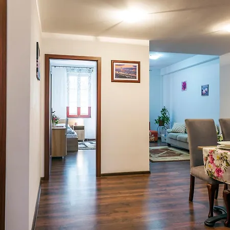 Galeria Italiana Apartment